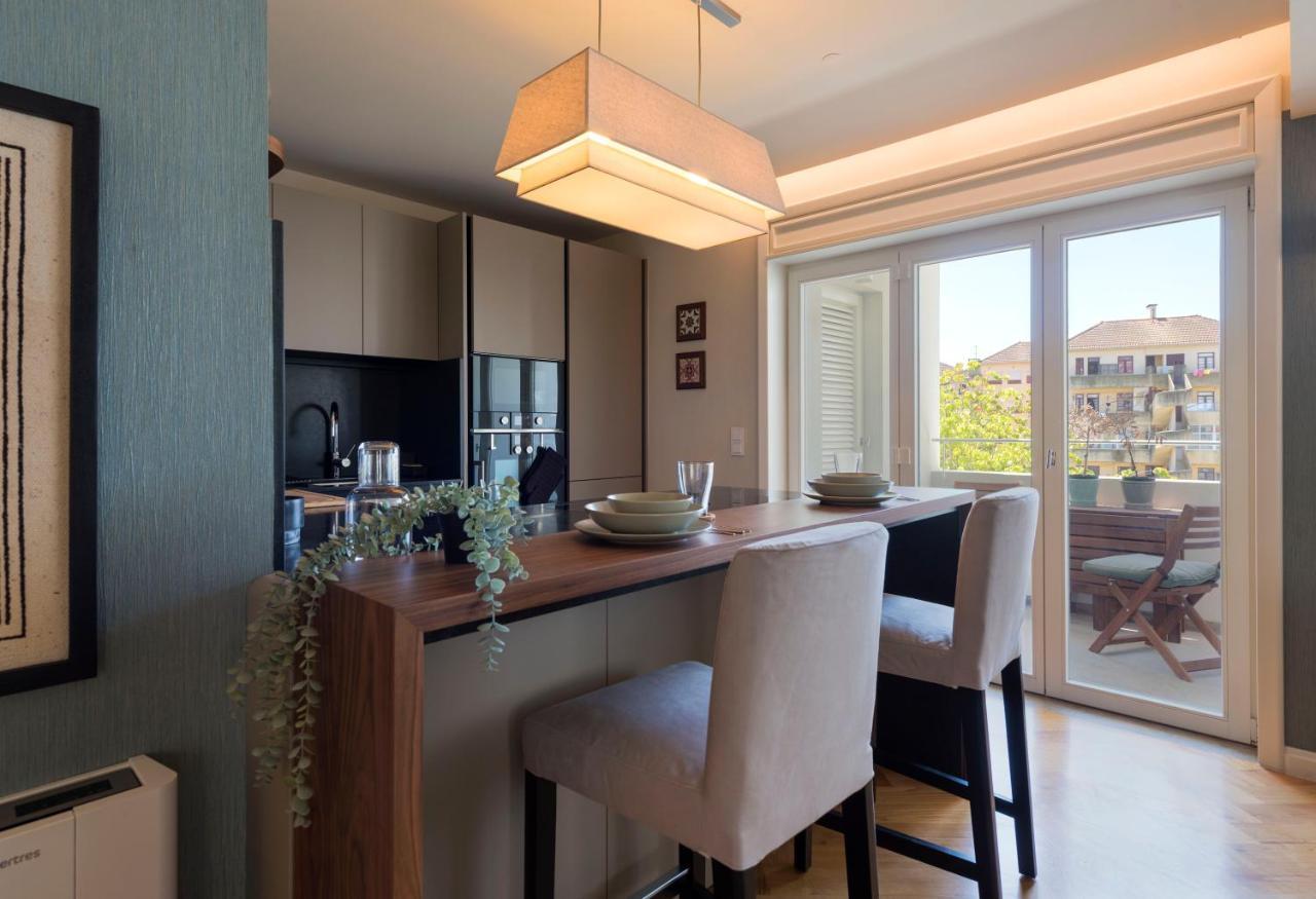 Emporium Deluxe 3Br Apartment W/ Private Parking By Lovelystay OOporto Esterno foto