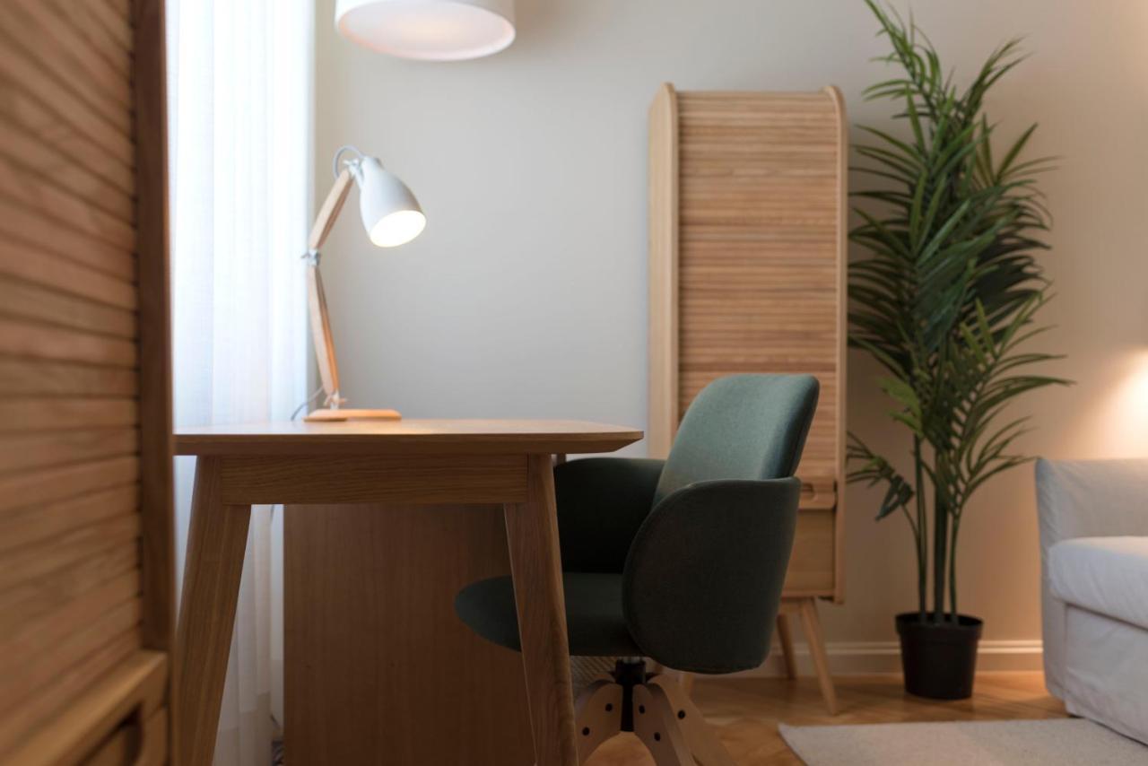 Emporium Deluxe 3Br Apartment W/ Private Parking By Lovelystay OOporto Esterno foto
