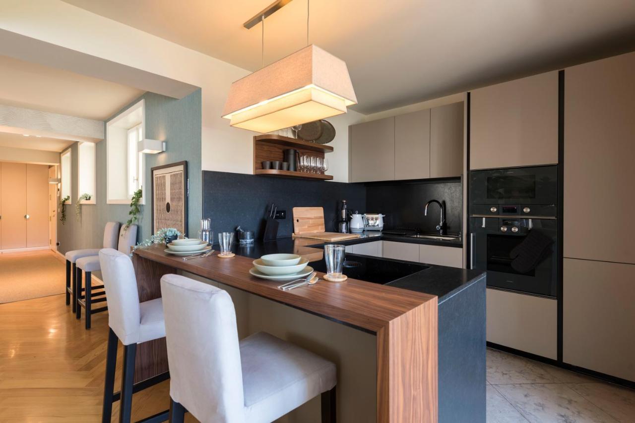 Emporium Deluxe 3Br Apartment W/ Private Parking By Lovelystay OOporto Esterno foto