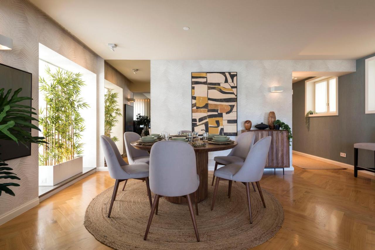 Emporium Deluxe 3Br Apartment W/ Private Parking By Lovelystay OOporto Esterno foto
