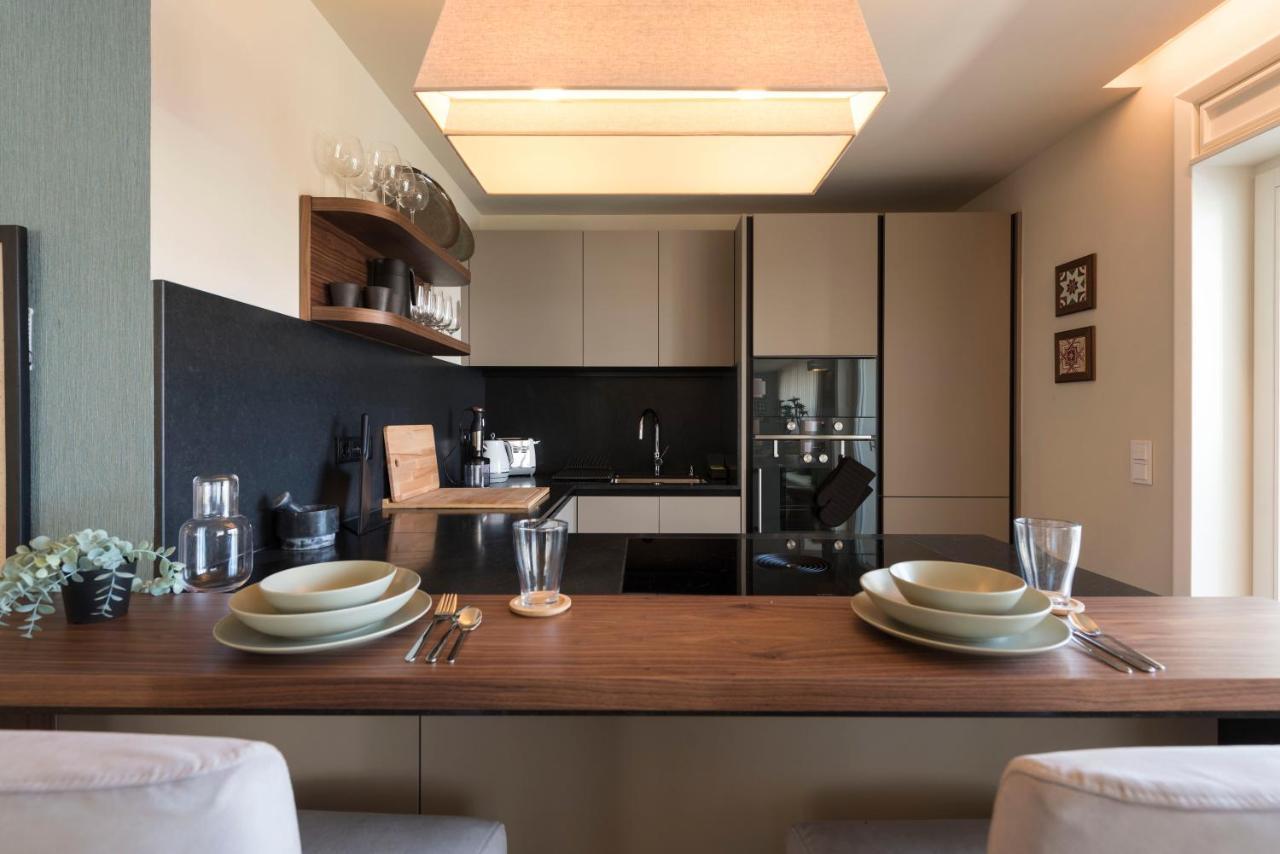Emporium Deluxe 3Br Apartment W/ Private Parking By Lovelystay OOporto Esterno foto