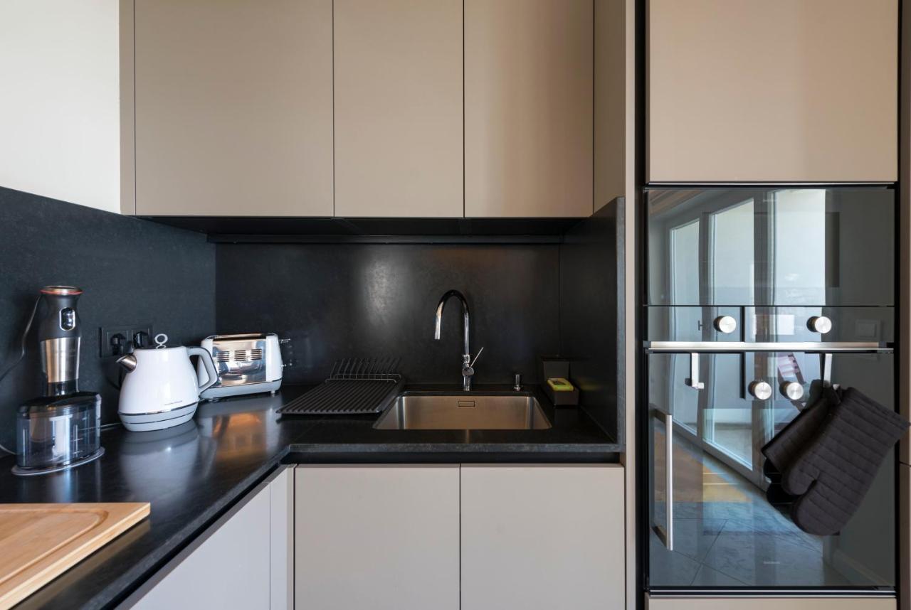 Emporium Deluxe 3Br Apartment W/ Private Parking By Lovelystay OOporto Esterno foto